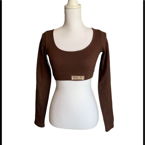 MOTEL ESMERA TOP DEEP MAHOGANY MODERN DAY LONG SLEEVE CROP TOP SIZE M - Picture 1 of 16